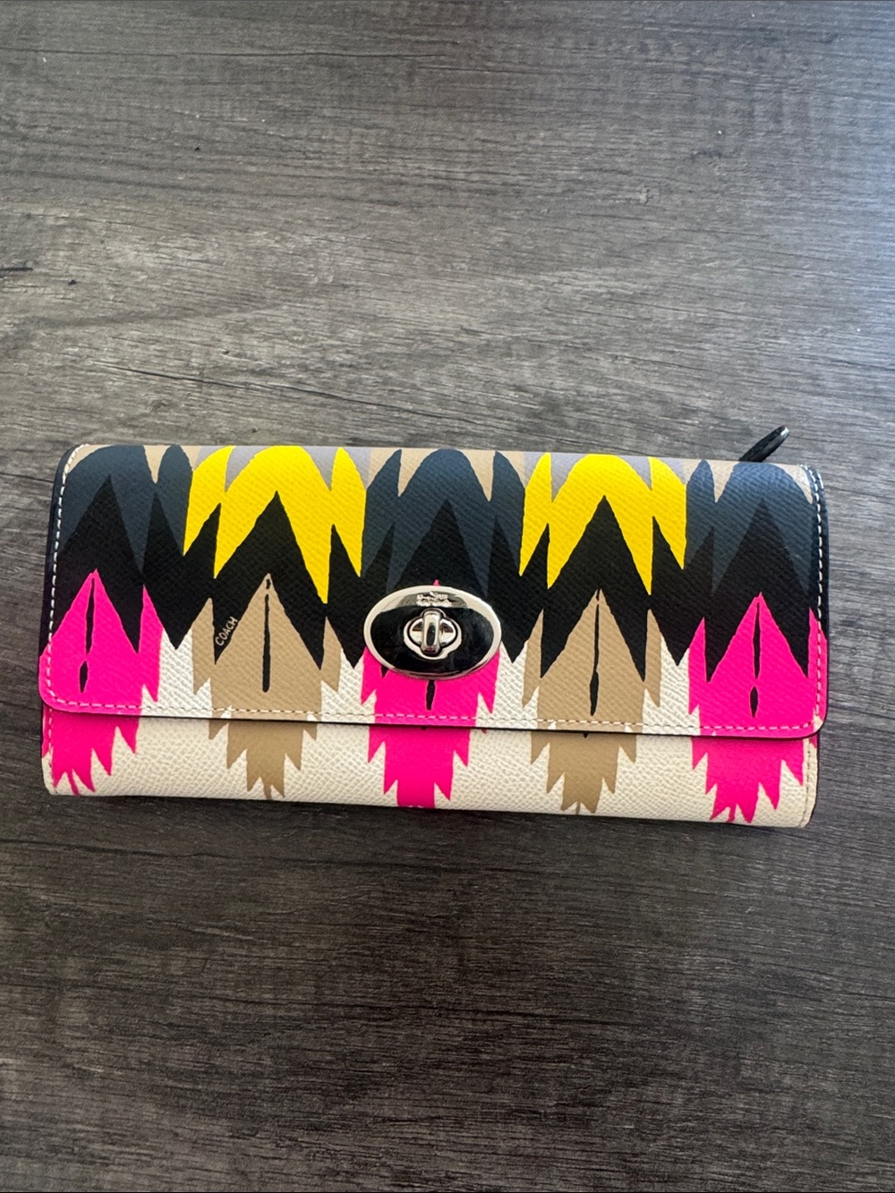 Coach Multicolor limited edition, Coach, feather hawk Turn-Lock wallet